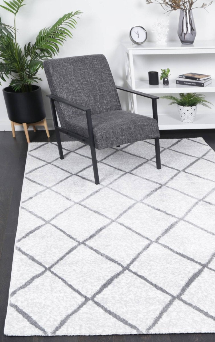 Limerence Diamond Silver Rug - Ruggy