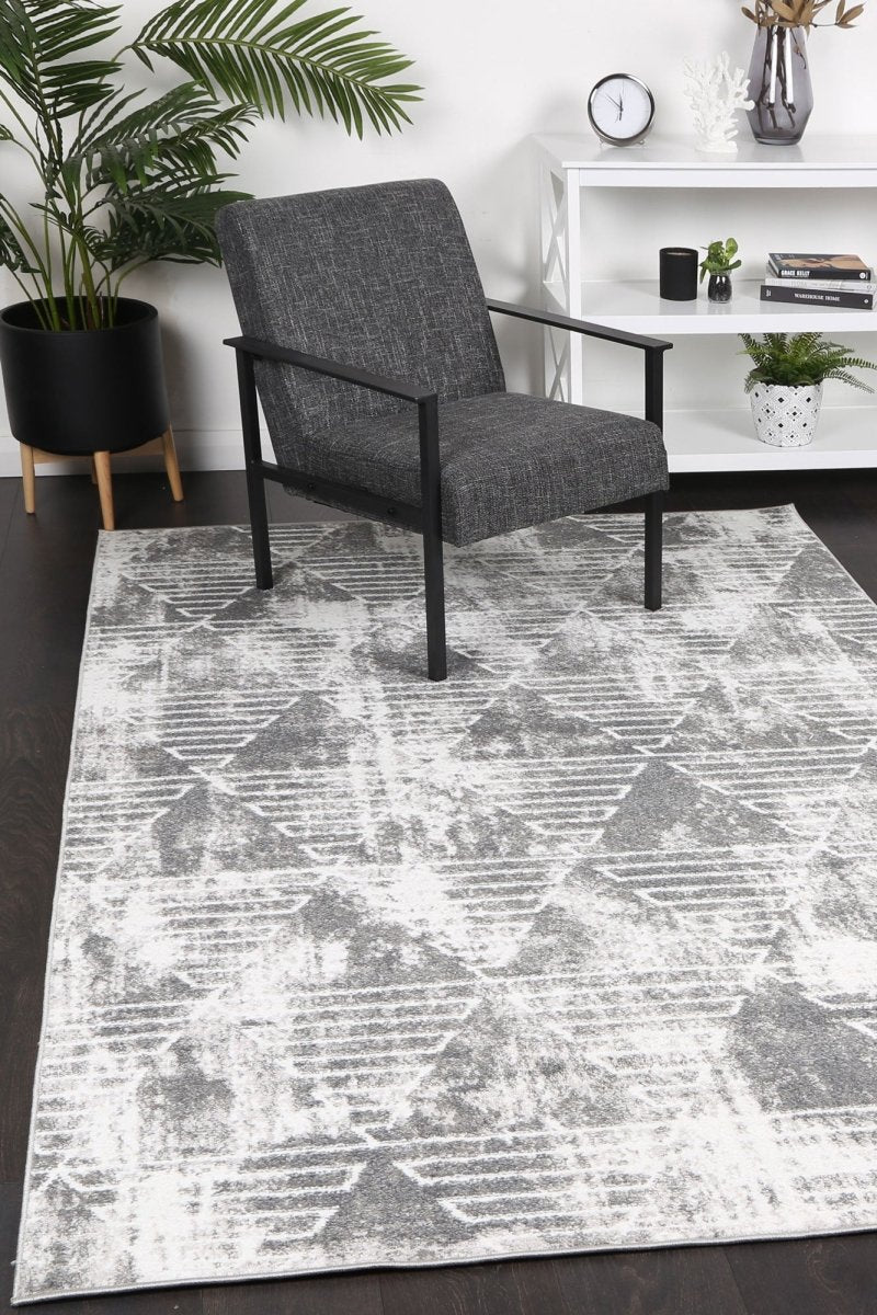 Limerence Transitional Geometric Silver Rug - Ruggy