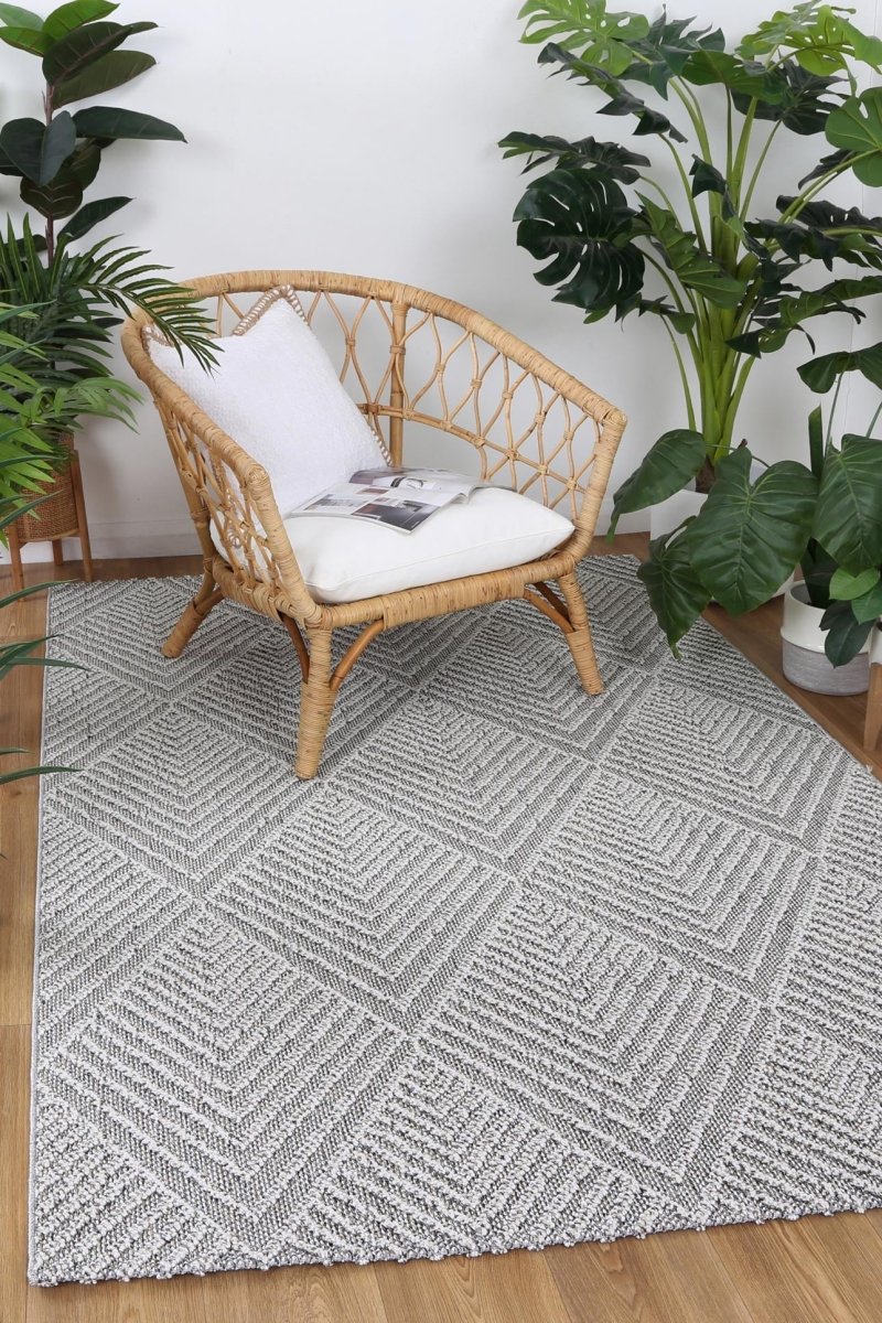 Marique Kini Grey Geometric Flatweave Rug - Ruggy