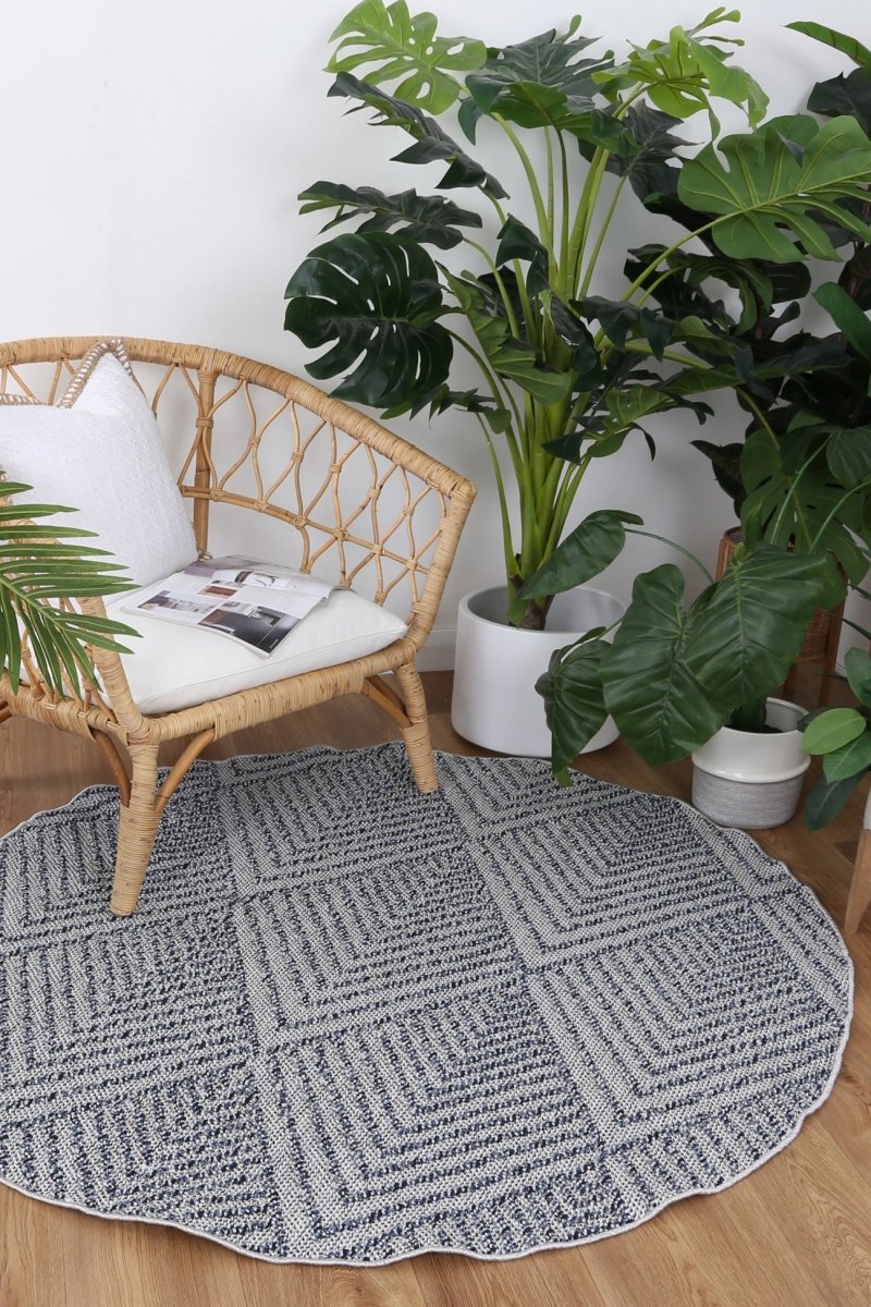 Marique Naka Charcoal Geometric Round Flatweave Rug