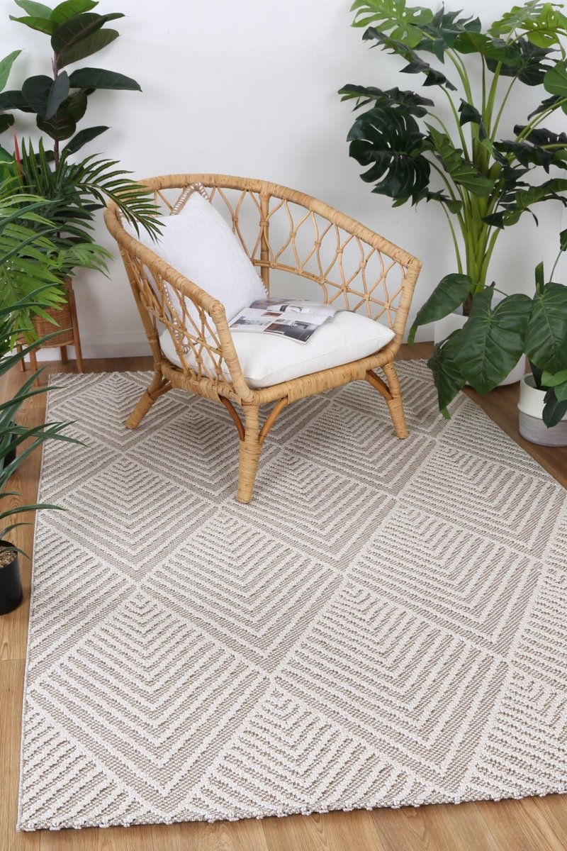 Marique Onika Beige Geometric Flatweave Rug - Ruggy