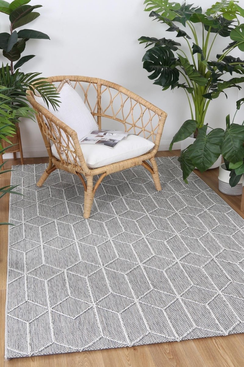 Marique Sikua Grey Geometric Flatweave Rug - Ruggy