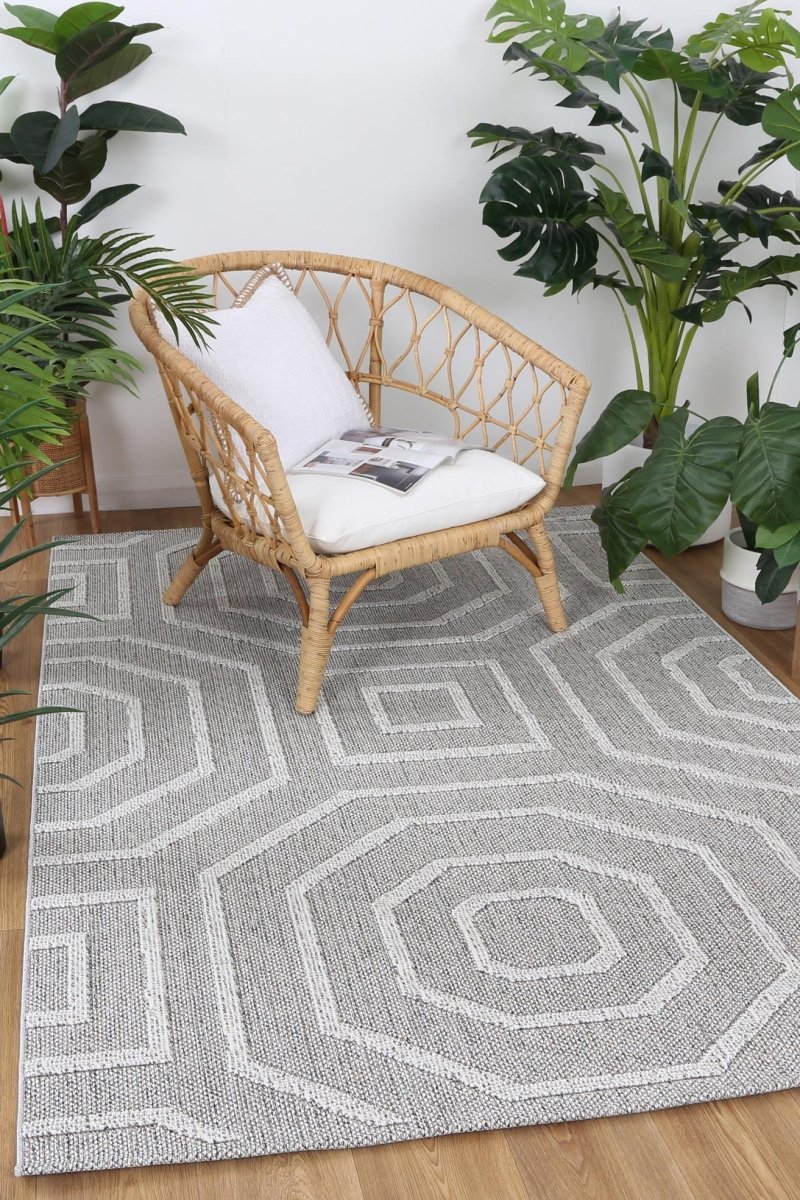 Marique Suri Ash Geometric Flatweave Rug - Ruggy