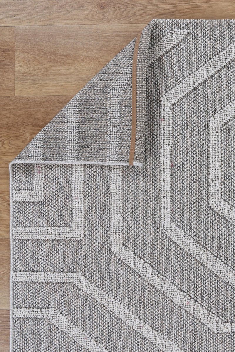 Marique Suri Ash Geometric Flatweave Rug - Ruggy