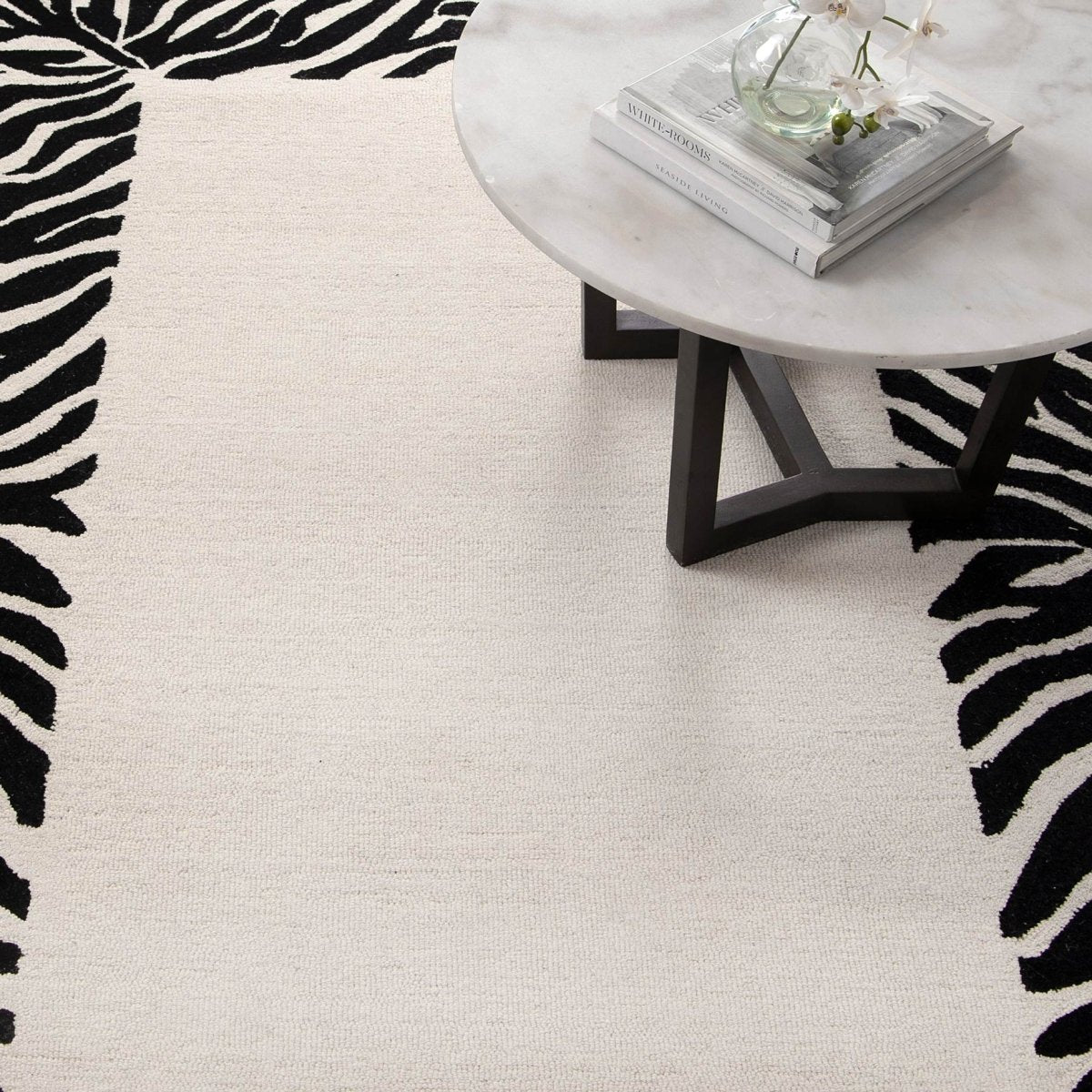 Nirvana Frame WHITE/BLACK Wool Rug - Ruggy