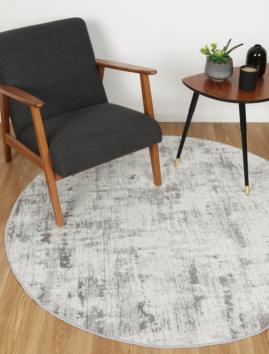 Royal Alfred Ivory Distressed Washable Round Rug - Ruggy