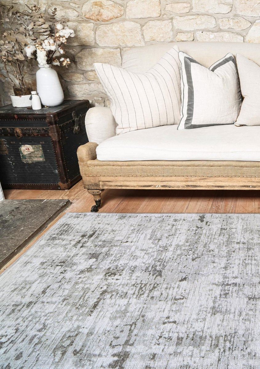 Royal Alfred Ivory Distressed Washable Rug - Ruggy