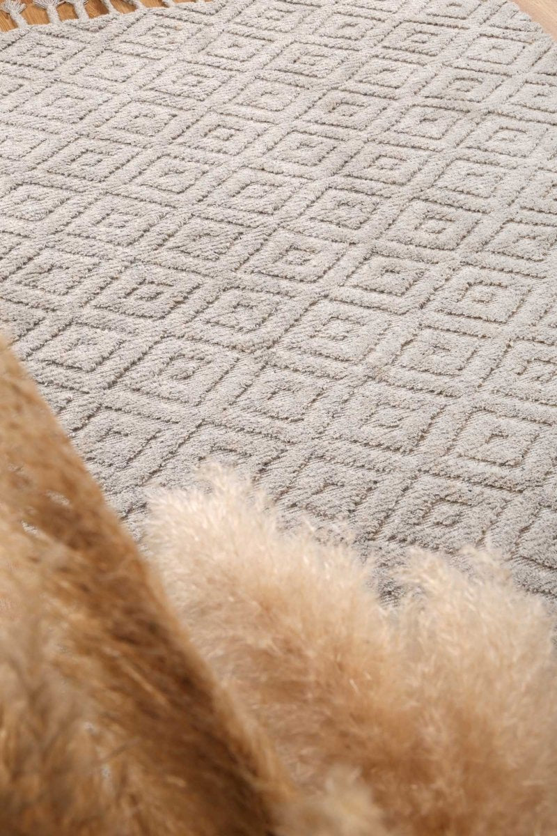 Solace Plush Diamond Grey Rug - Ruggy